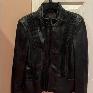 💕Tahari Leather Jacket💕